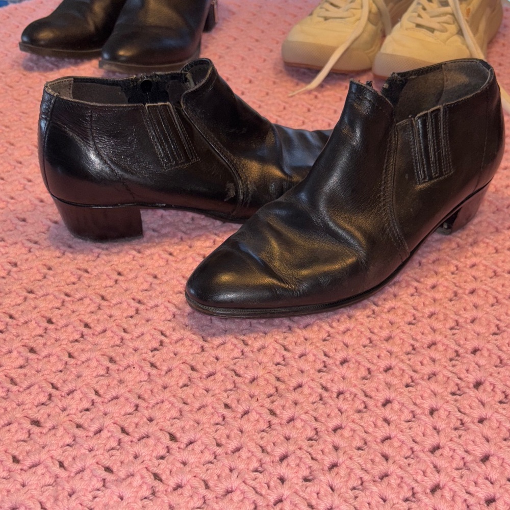 Mister Mint Black Leather Shoes